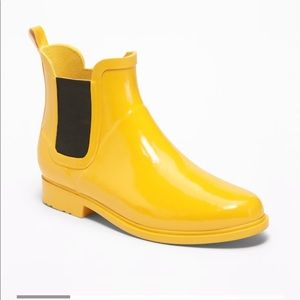Ankle rain boots